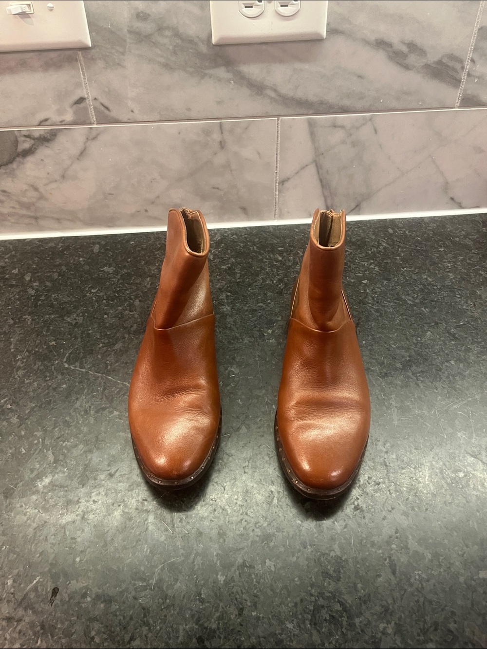 Ladies Brown Leather Ugg Boots - Classic Slip-On Style